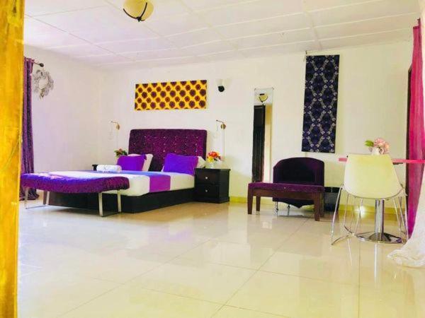Zunox Guest House Freetown Extérieur photo