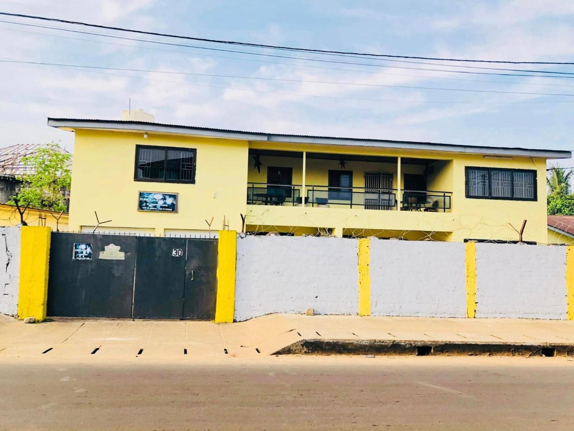 Zunox Guest House Freetown Extérieur photo